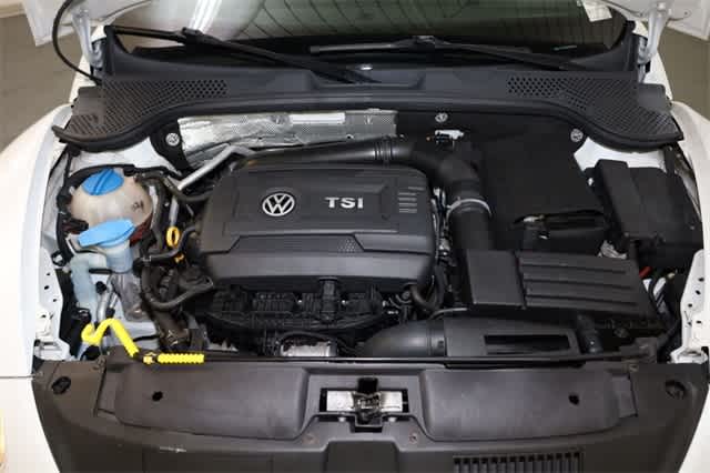 Thumbnail: 2015 Volkswagen Beetle - 32