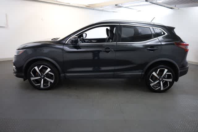 Thumbnail: 2020 Nissan Rogue Sport - 3