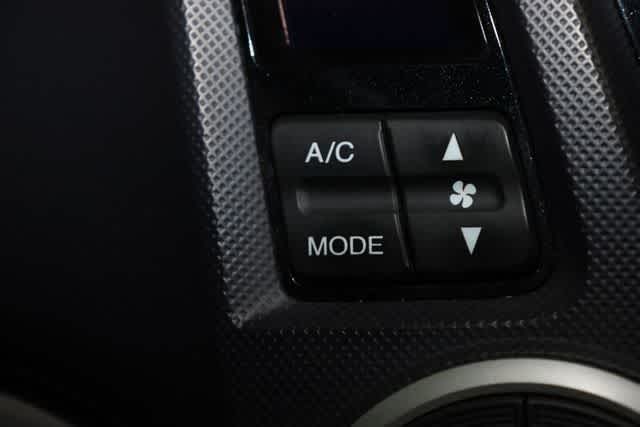 Thumbnail: 2010 Honda Insight - 24