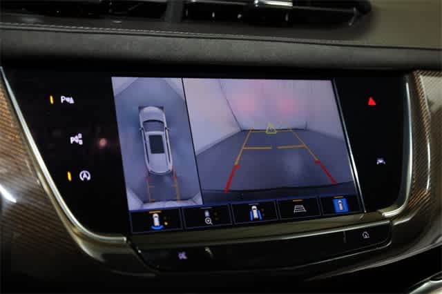 Thumbnail: 2022 Cadillac XT6 - 24