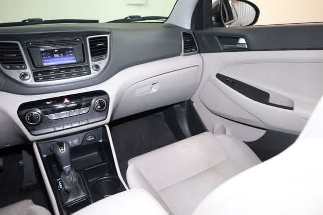 Thumbnail: 2016 Hyundai Tucson - 18