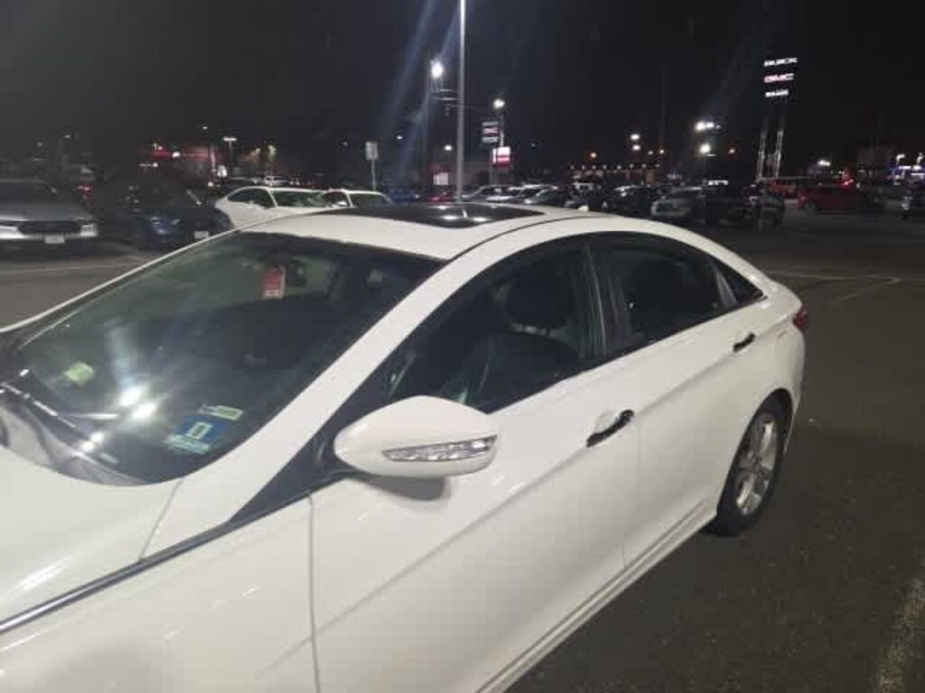 Used 2011 Hyundai Sonata Limited w/PZEV Sedan