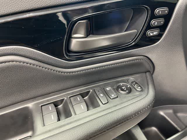 Thumbnail: 2026 Honda Odyssey - 9