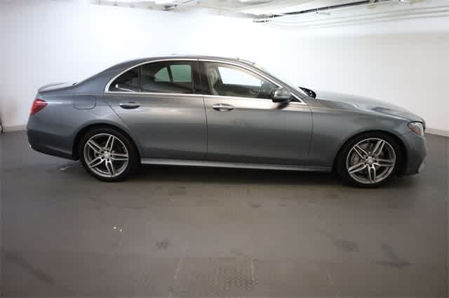 Thumbnail: 2017 Mercedes-Benz E-Class - 9