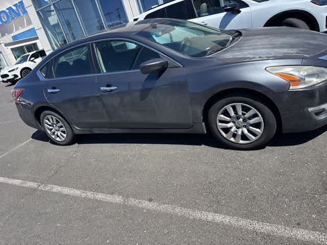 Thumbnail: 2013 Nissan Altima - 18