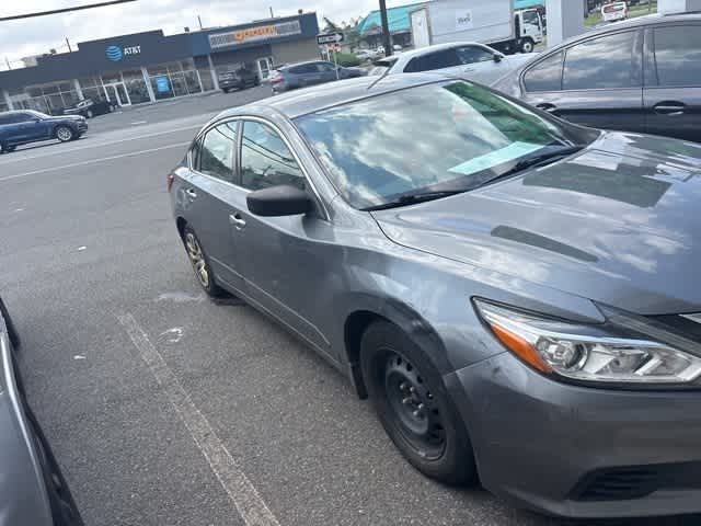 Thumbnail: 2018 Nissan Altima - 19