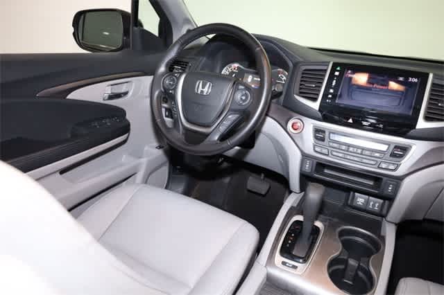 Thumbnail: 2016 Honda Pilot - 16