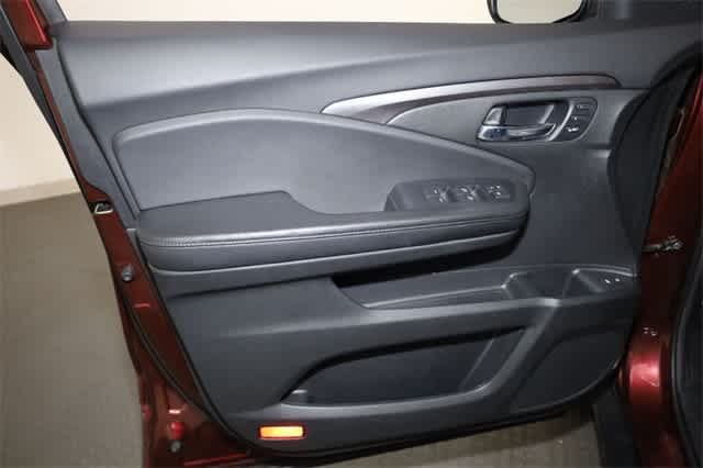 Thumbnail: 2019 Honda Passport - 14