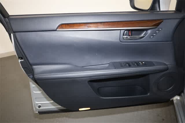 Thumbnail: 2014 Lexus ES - 13