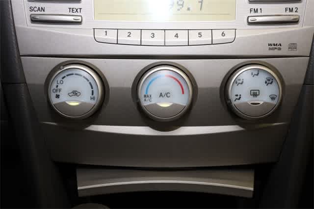 2010 Toyota Camry LE 27