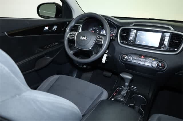 Thumbnail: 2019 Kia Sorento - 16