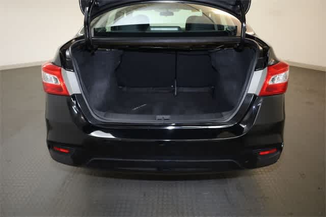 2017 Nissan Sentra SV 32