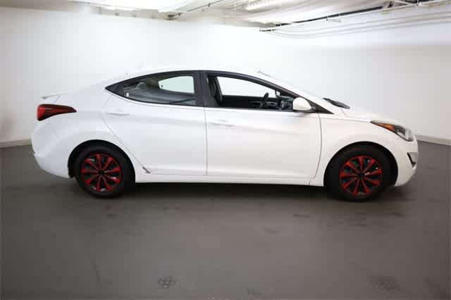 Thumbnail: 2016 Hyundai Elantra - 9