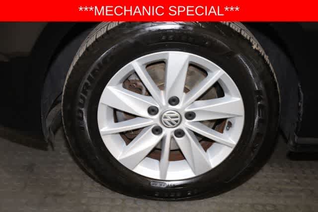 Thumbnail: 2016 Volkswagen Golf - 33