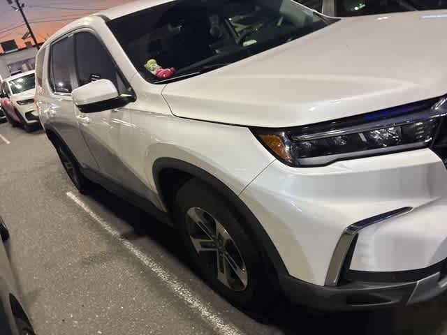 Thumbnail: 2023 Honda Pilot - 16