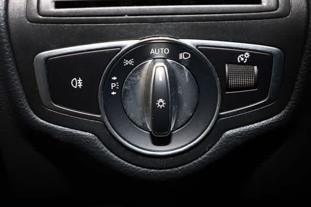 Thumbnail: 2019 Mercedes-Benz C-Class - 26