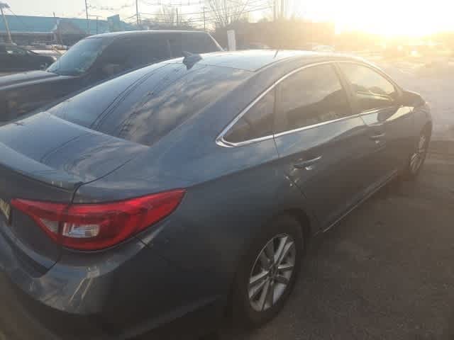 Thumbnail: 2015 Hyundai Sonata - 9