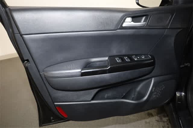 Thumbnail: 2018 Kia Sportage - 13