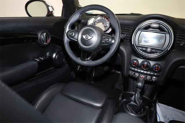 Thumbnail: 2018 MINI Cooper Convertible - 16