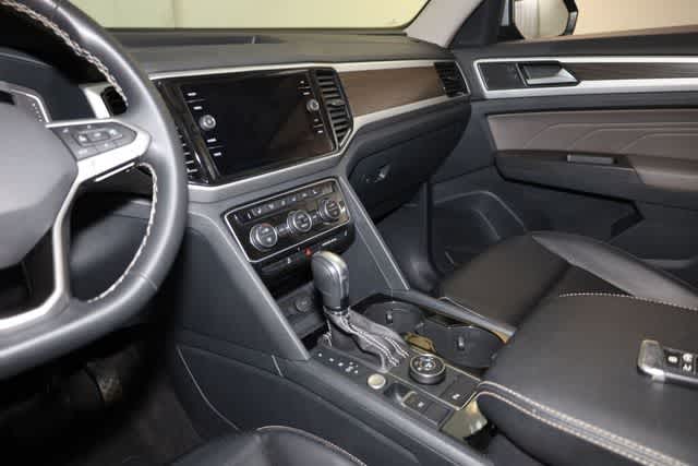 Thumbnail: 2022 Volkswagen Atlas - 16