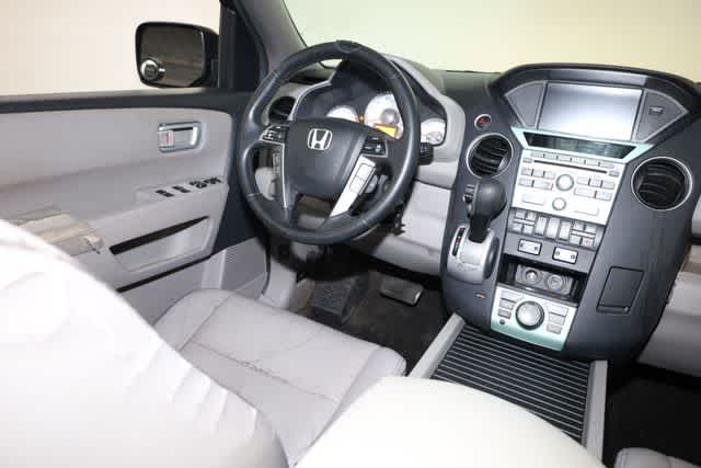 Thumbnail: 2011 Honda Pilot - 16