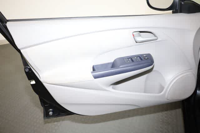 Thumbnail: 2010 Honda Insight - 13