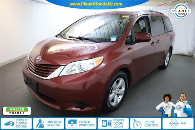 Thumbnail: 2015 Toyota Sienna - 1