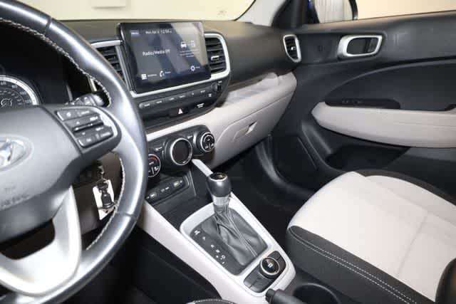 Thumbnail: 2022 Hyundai Venue - 16