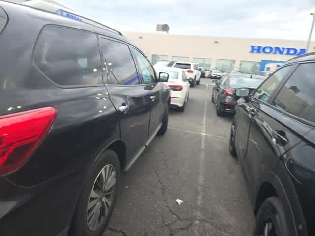 Thumbnail: 2019 Nissan Pathfinder - 11