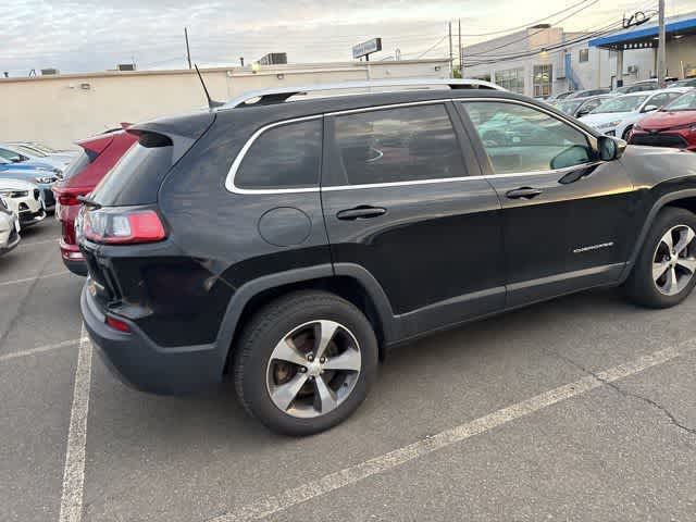 Thumbnail: 2019 Jeep Cherokee - 15