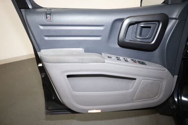 Thumbnail: 2011 Honda Ridgeline - 13