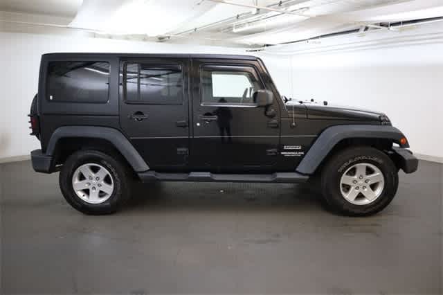 Thumbnail: 2014 Jeep Wrangler - 9