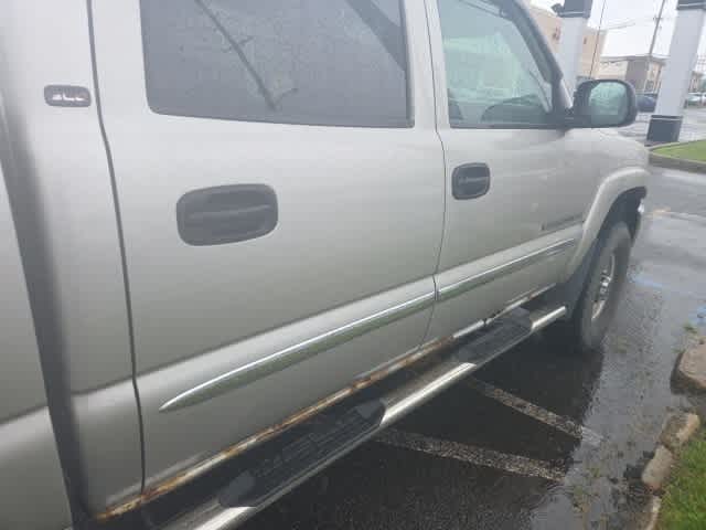 2004 GMC Sierra 2500  16