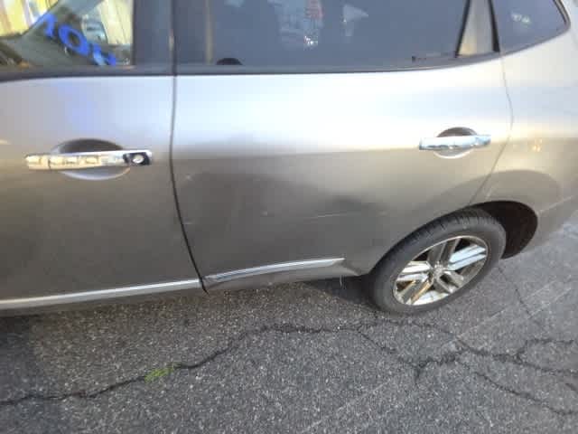 2011 Nissan Rogue S 27