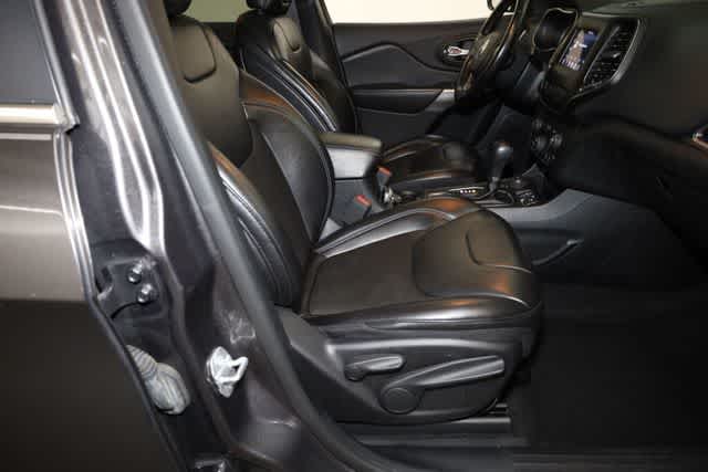 Thumbnail: 2019 Jeep Cherokee - 37