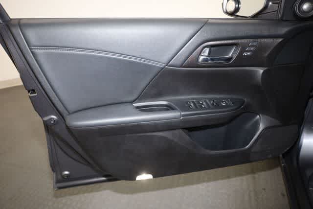 Thumbnail: 2013 Honda Accord - 13