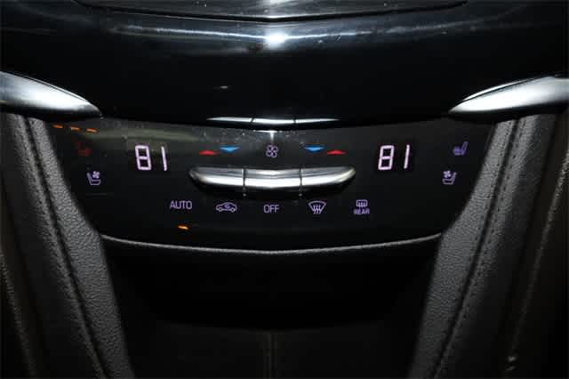 Thumbnail: 2022 Cadillac XT6 - 32