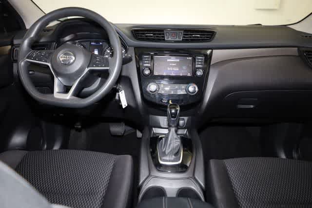 Thumbnail: 2020 Nissan Rogue Sport - 24