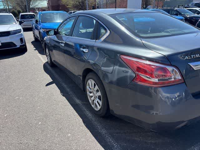 Thumbnail: 2013 Nissan Altima - 8