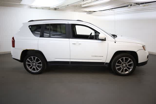 Thumbnail: 2016 Jeep Compass - 9