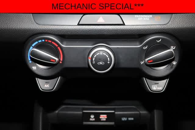 Thumbnail: 2018 Kia Rio - 28