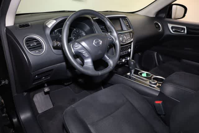 Thumbnail: 2015 Nissan Pathfinder - 14