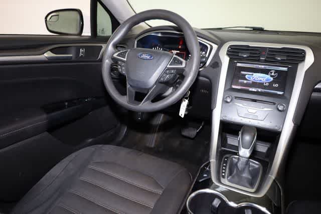 Thumbnail: 2014 Ford Fusion - 21