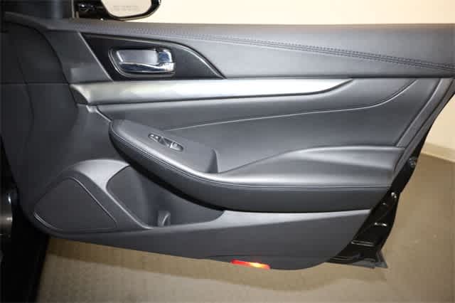 Thumbnail: 2019 Nissan Maxima - 22