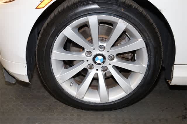 Thumbnail: 2011 BMW 3 Series - 35