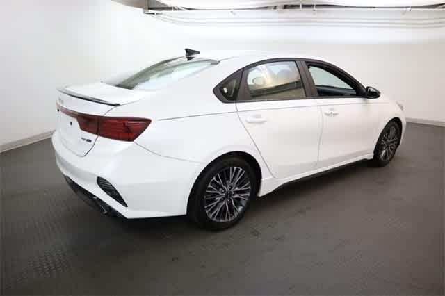 Thumbnail: 2023 Kia Forte - 8