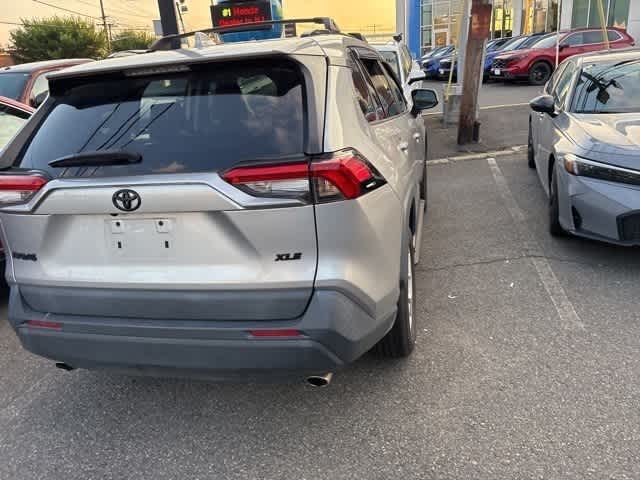 Thumbnail: 2021 Toyota RAV4 - 8