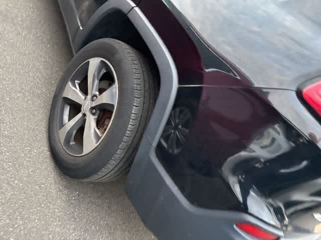 Thumbnail: 2019 Jeep Cherokee - 20