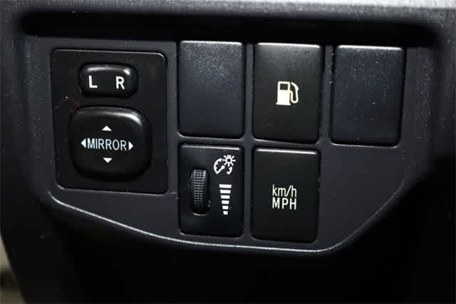 Thumbnail: 2013 Toyota Prius - 26