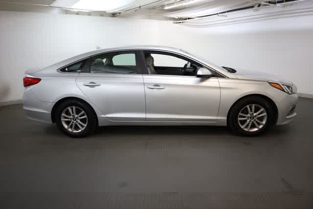 Thumbnail: 2017 Hyundai Sonata - 9